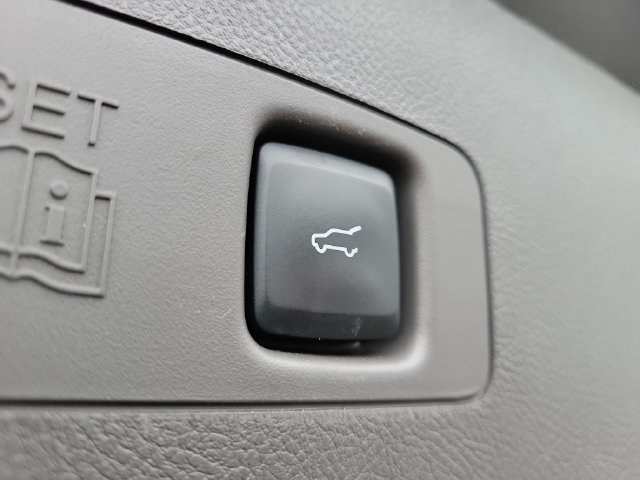 Used 2023 Lincoln Corsair Reserve w/ Equipment Group 201A AWD/4WD image 28