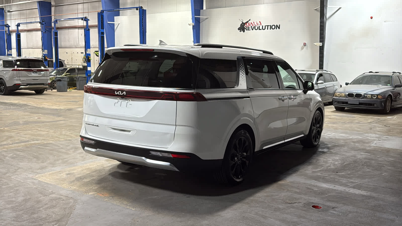 Used 2022 Kia Carnival SX Prestige FWD image 4