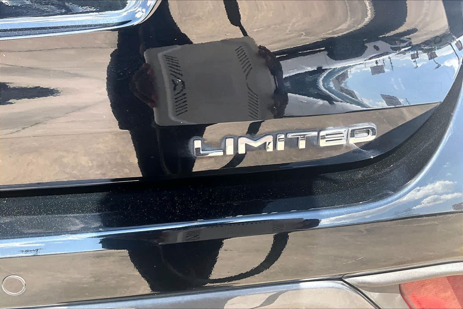 Used 2021 Toyota Highlander Limited AWD/4WD image 10