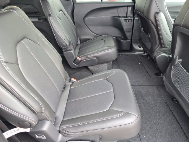 New 2027 Chrysler Pacifica LX FWD image 25