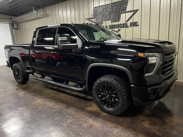 Used 2024 Chevrolet Silverado 2500 LTZ w/ LTZ Plus Package image 6