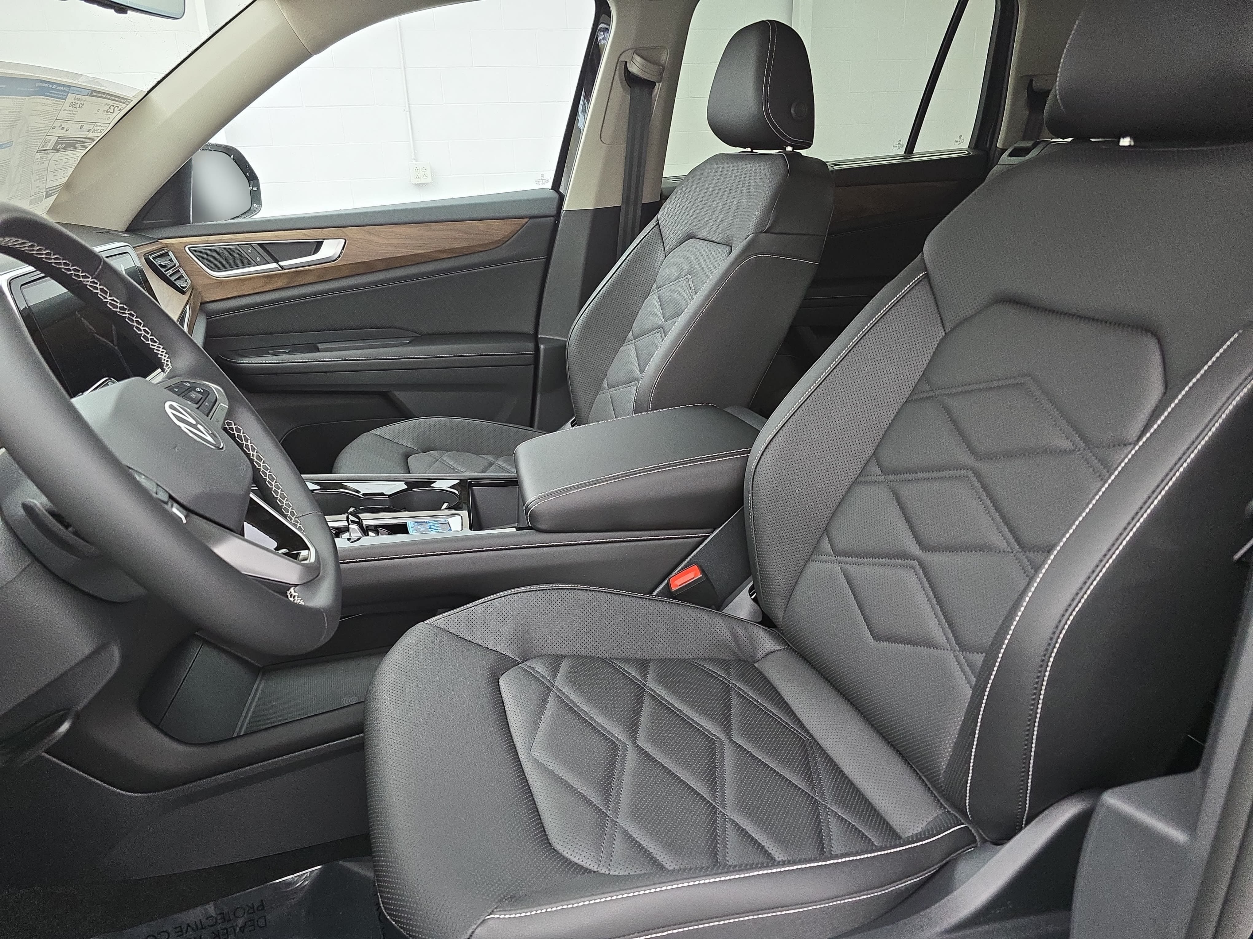 New 2026 Volkswagen Atlas SE FWD image 16