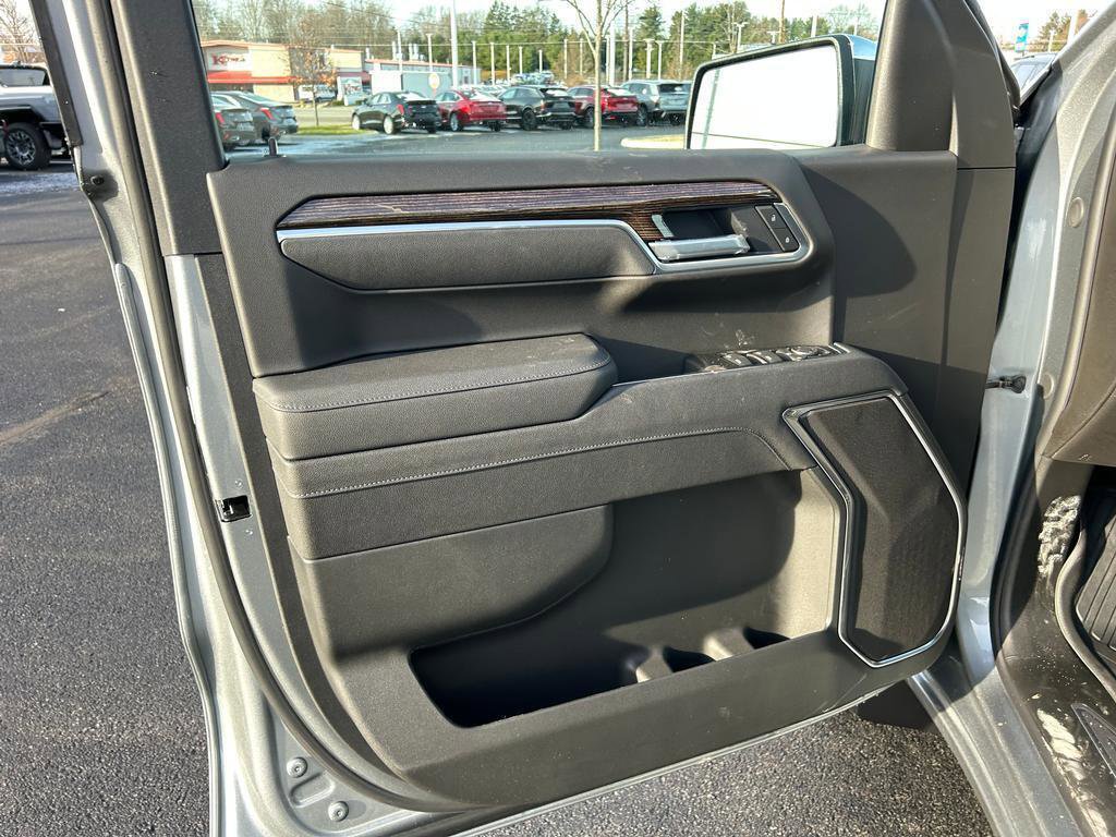 New 2026 GMC Sierra 1500 SLE w/ Preferred Package image 5