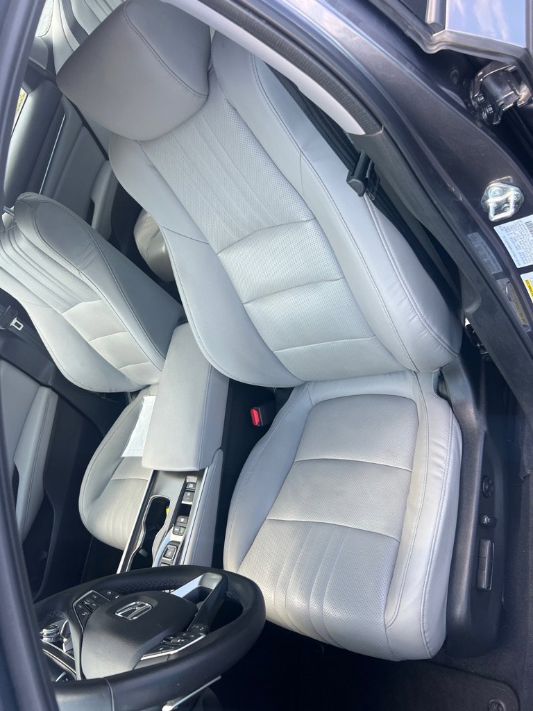 Used 2018 Honda Accord Touring image 11