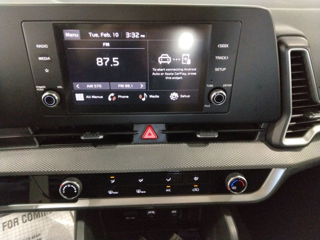 Used 2024 Kia Sportage LX image 20