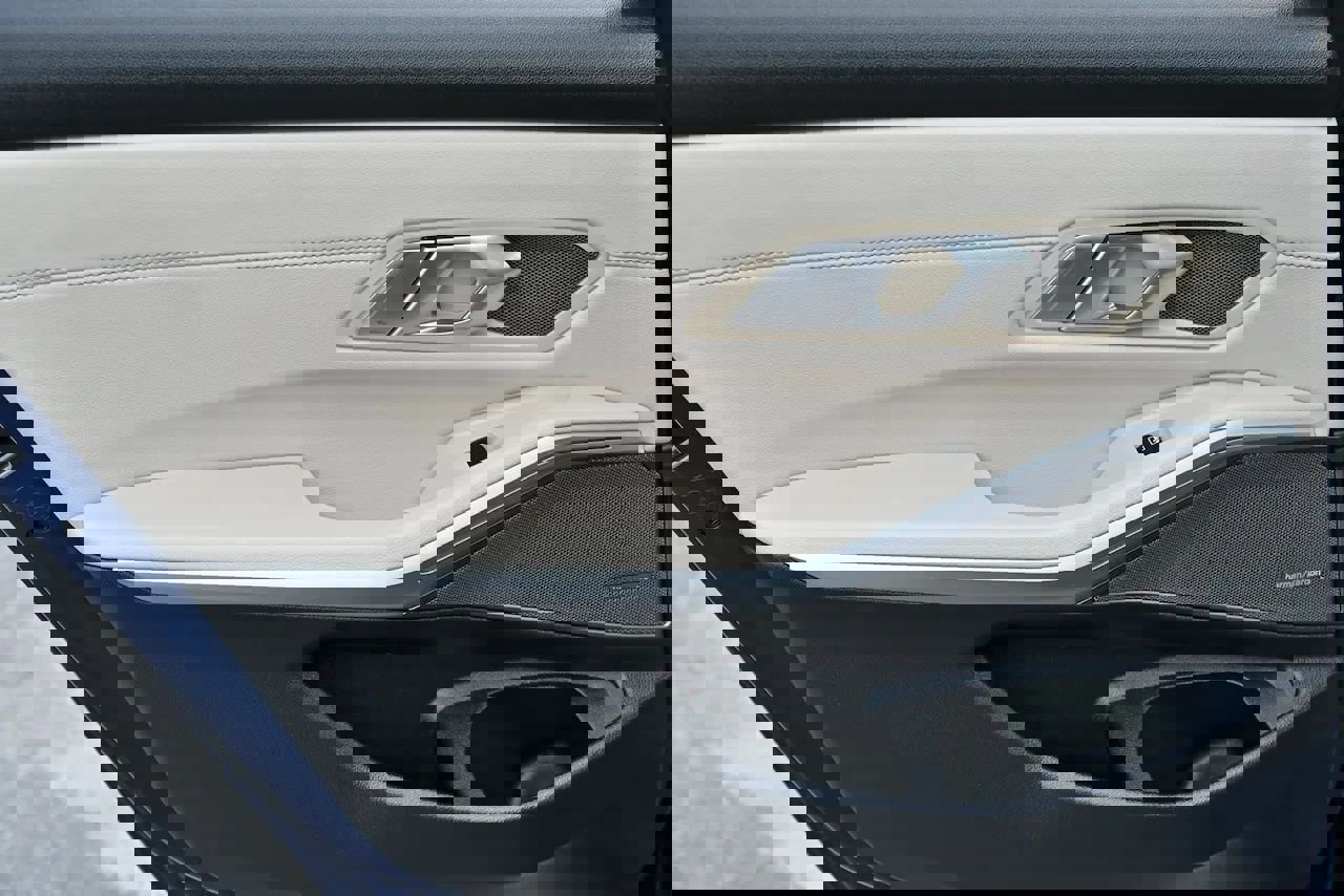 Used 2021 BMW 330i Sedan w/ Driving Assistance Package image 11