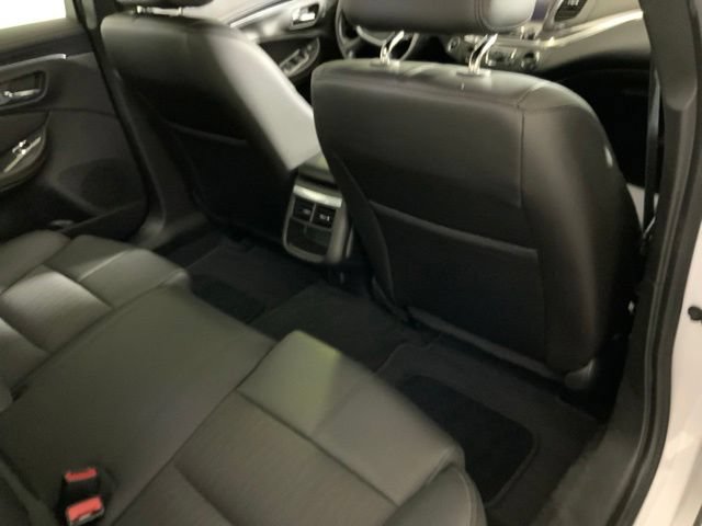 Used 2018 Chevrolet Impala LT FWD image 33