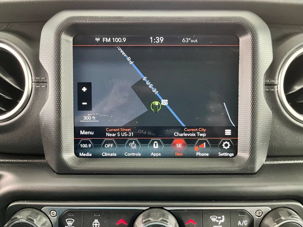 Used 2022 Jeep Wrangler Unlimited Sahara w/ Cold Weather Group AWD/4WD image 19