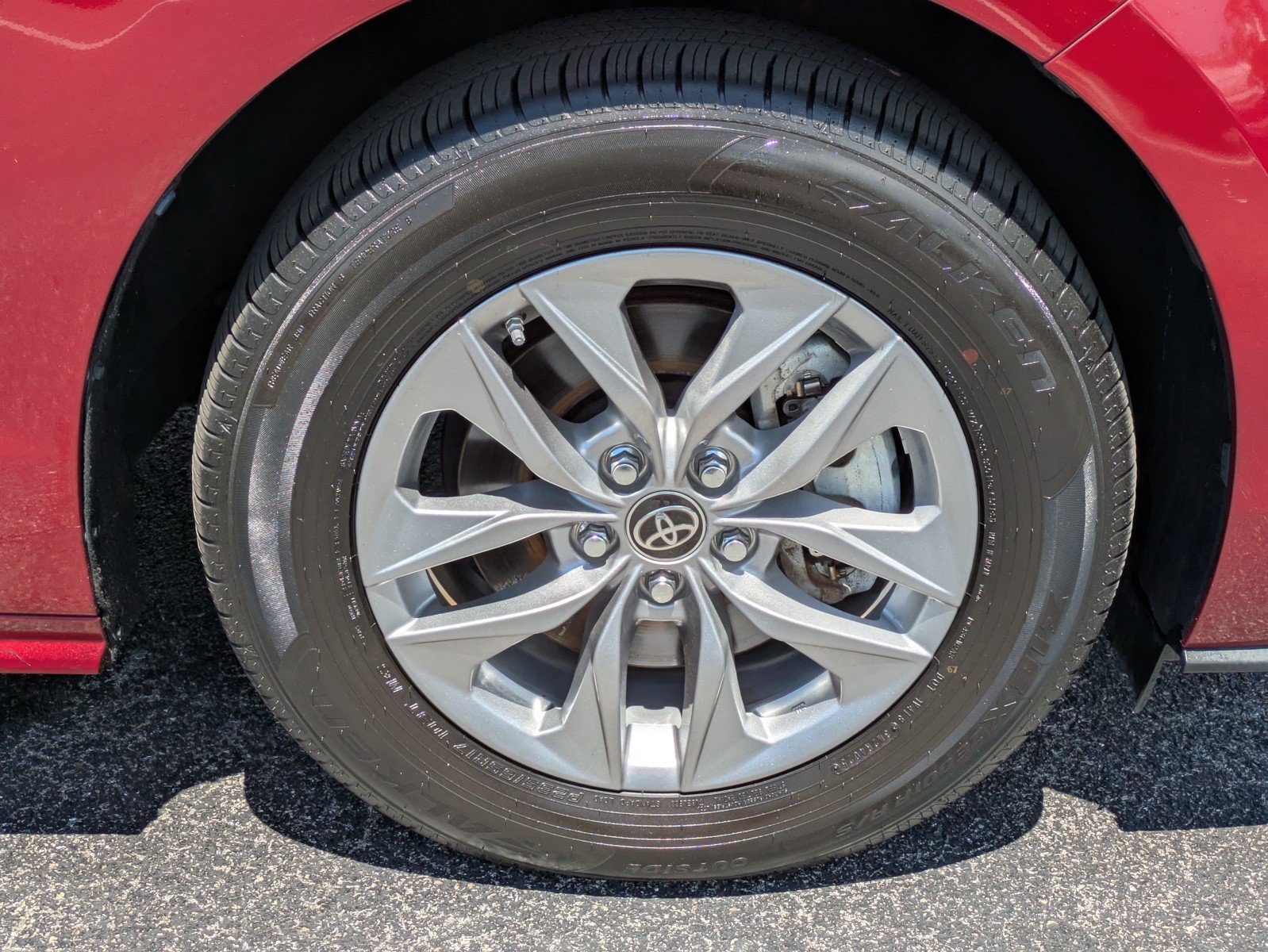 Used 2022 Toyota Sienna XLE FWD image 9