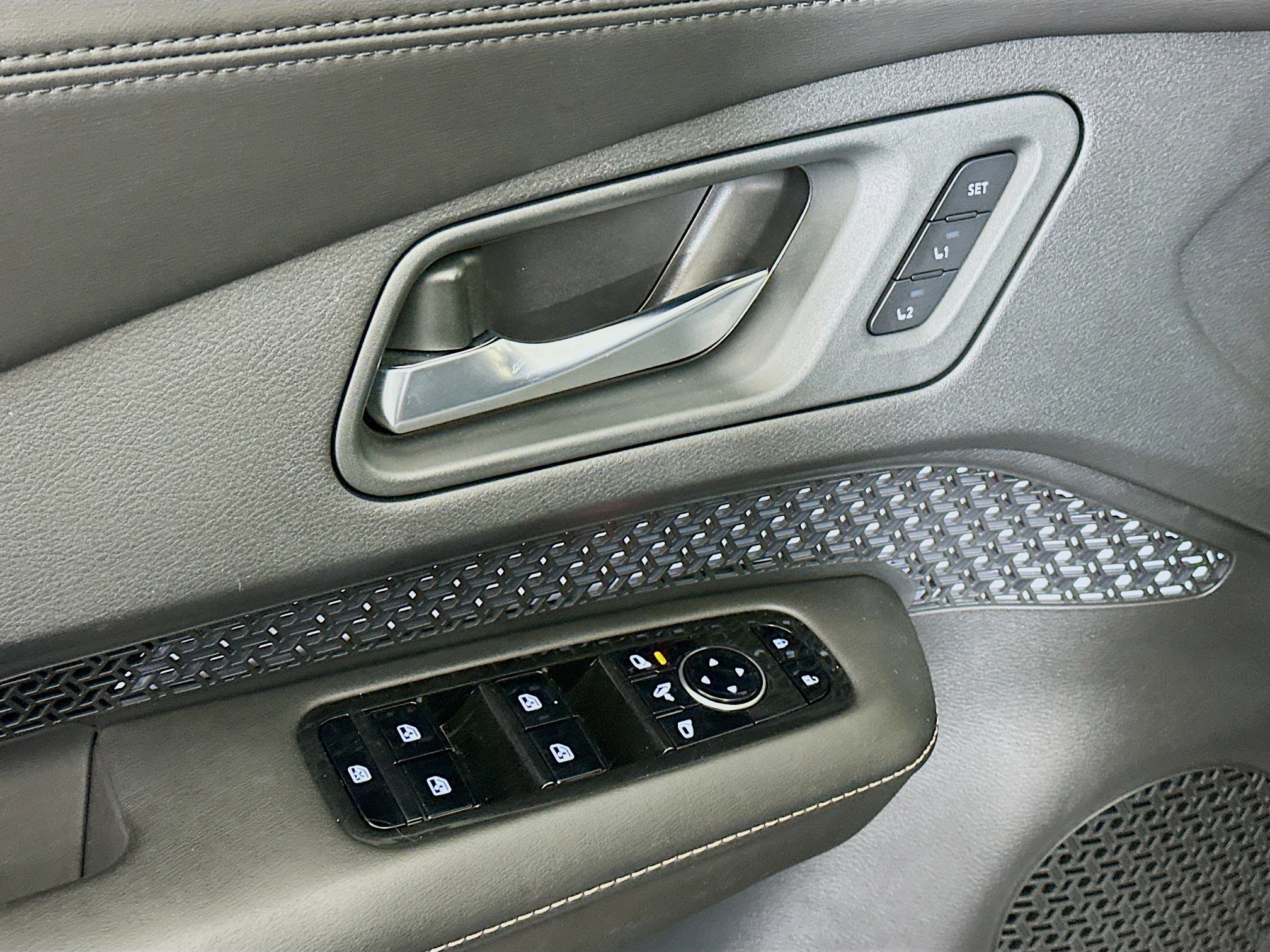 Used 2023 Nissan Ariya ENGAGE image 15