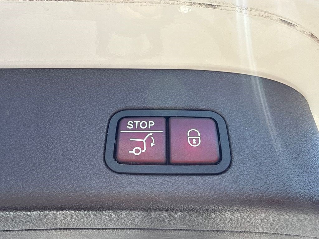Used 2019 Mercedes-Benz GLS 450 4MATIC w/ Premium 1 Package image 17