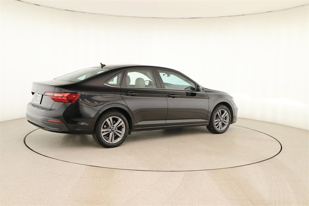 Used 2023 Volkswagen Jetta SE image 7