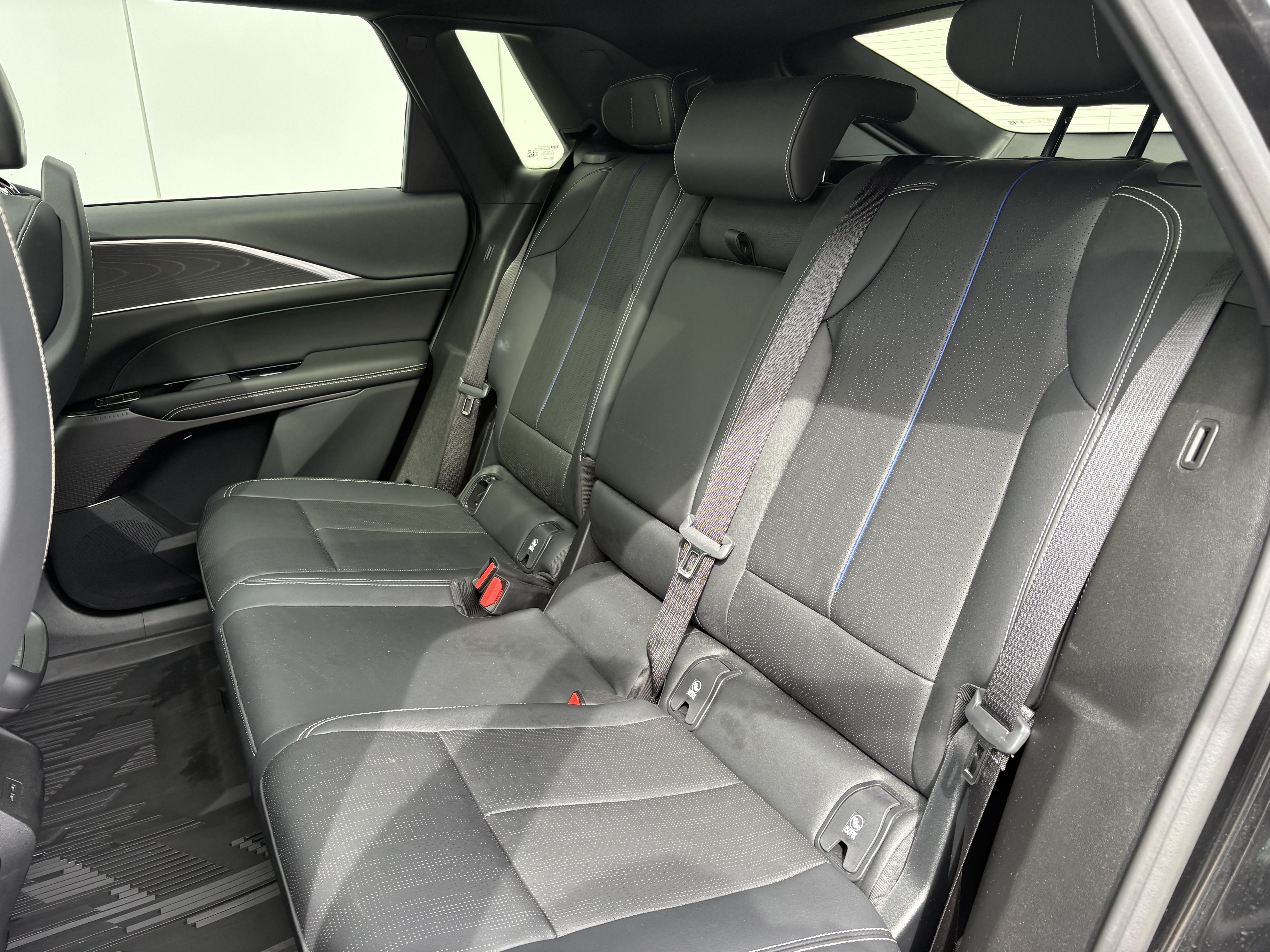 Used 2024 Cadillac Lyriq Sport w/ LPO, Floor Liner Package AWD/4WD image 11