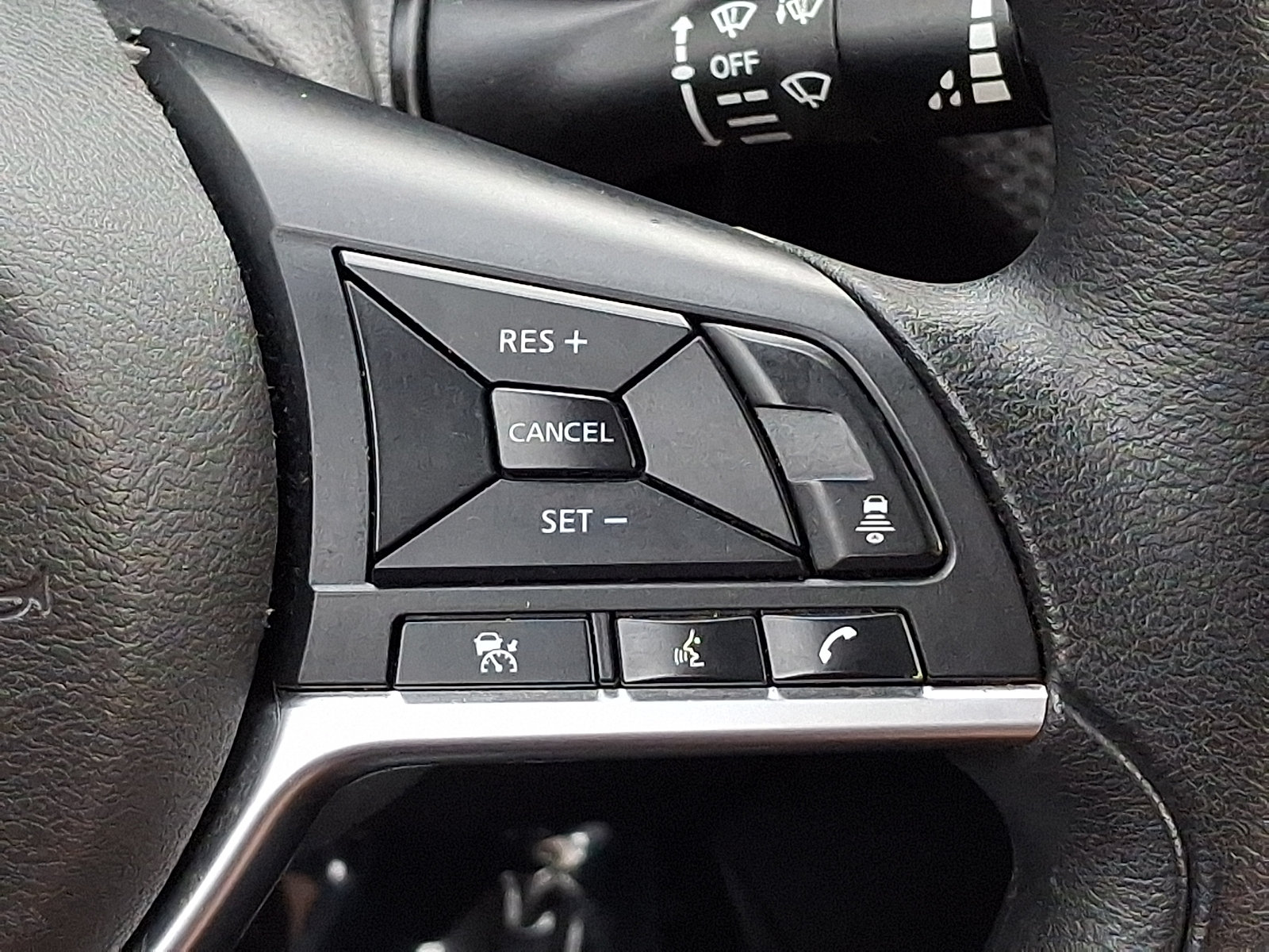 Used 2024 Nissan Kicks SV FWD image 21