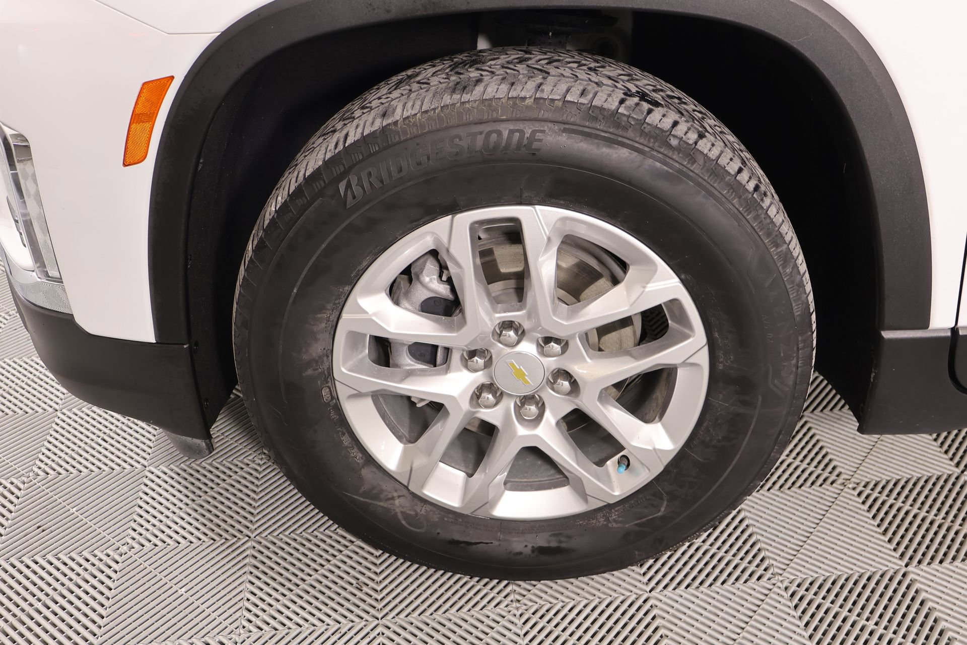 Used 2023 Chevrolet Traverse LS w/ Safety Package image 18