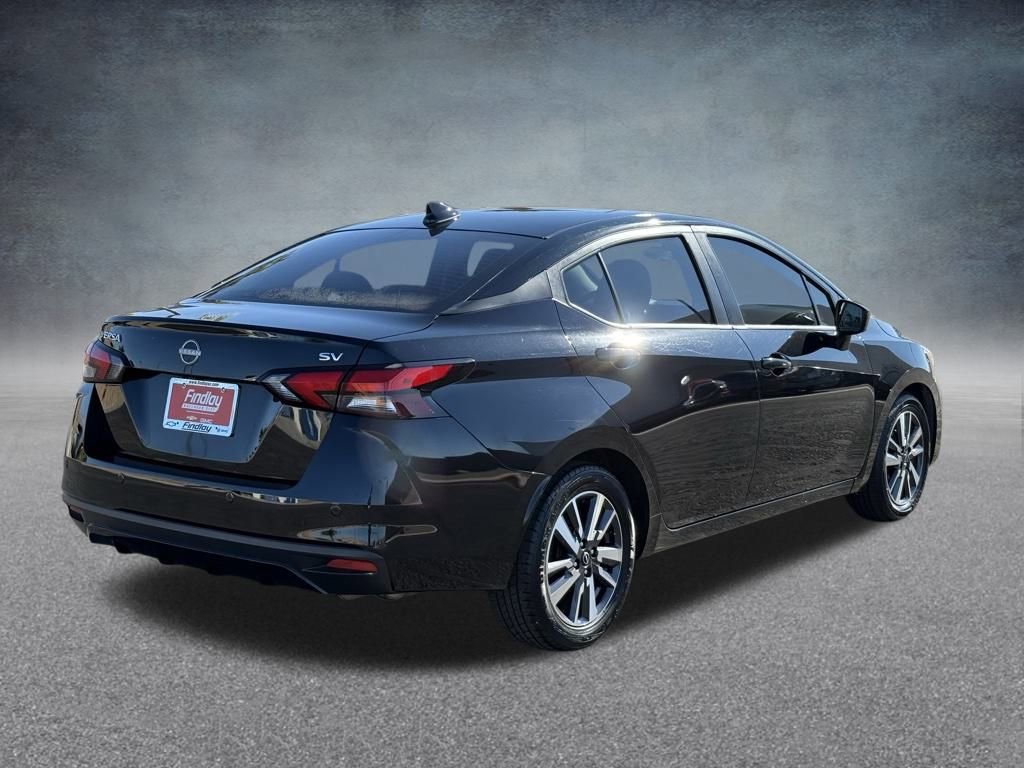 Used 2023 Nissan Versa SV image 3