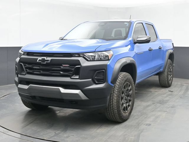 Used 2025 Chevrolet Colorado Trail Boss AWD/4WD image 5