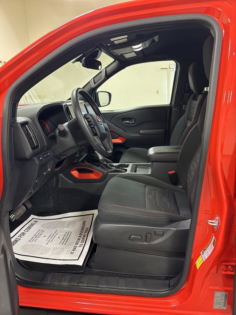Used 2025 Nissan Frontier PRO-4X w/ Tow Package image 9