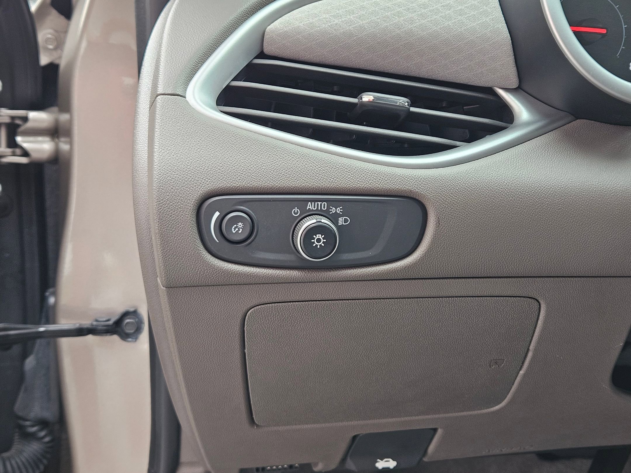 Used 2024 Chevrolet Malibu LT image 19