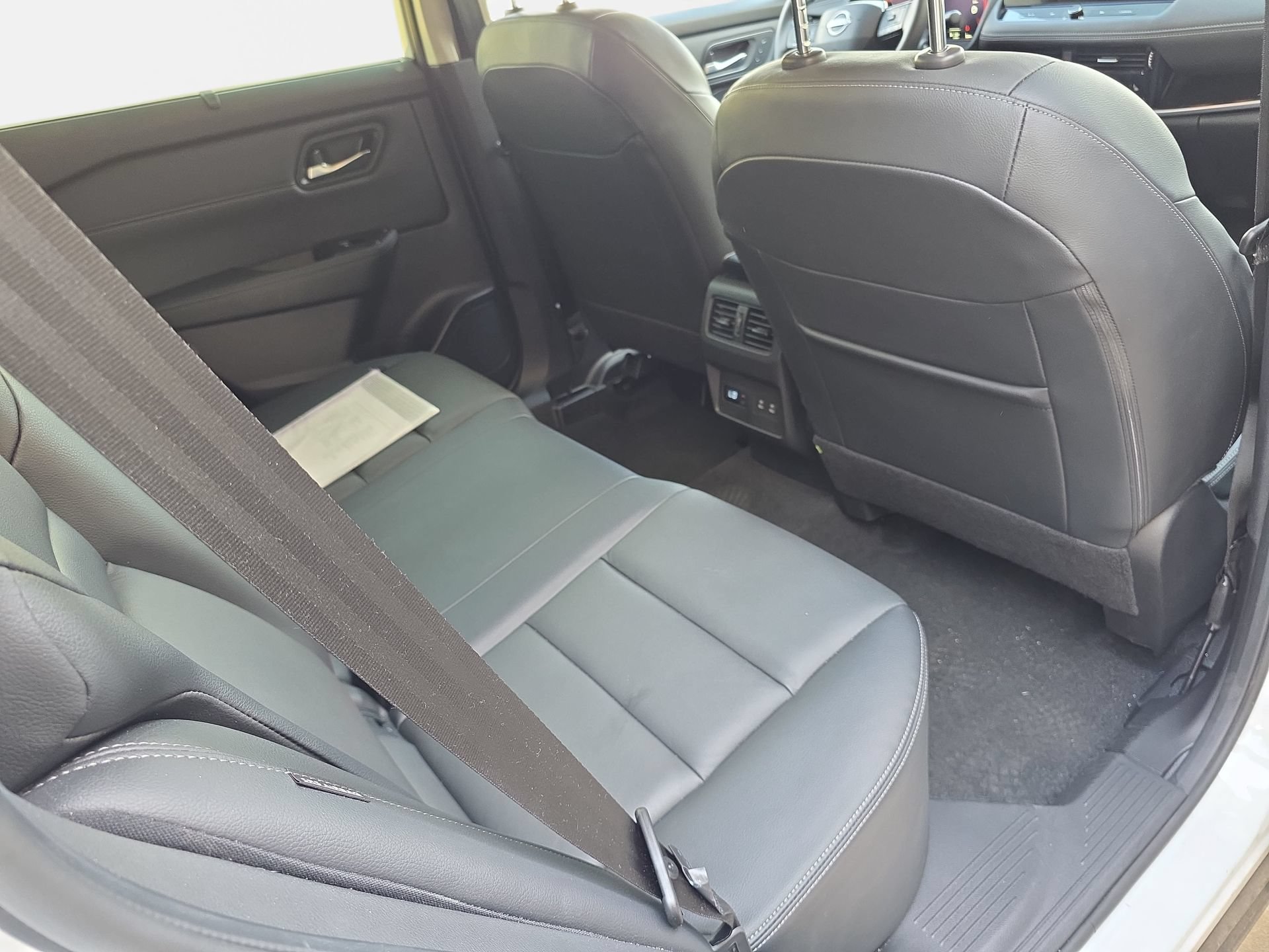 Used 2025 Nissan Rogue SL w/ SL Premium Package AWD/4WD image 11