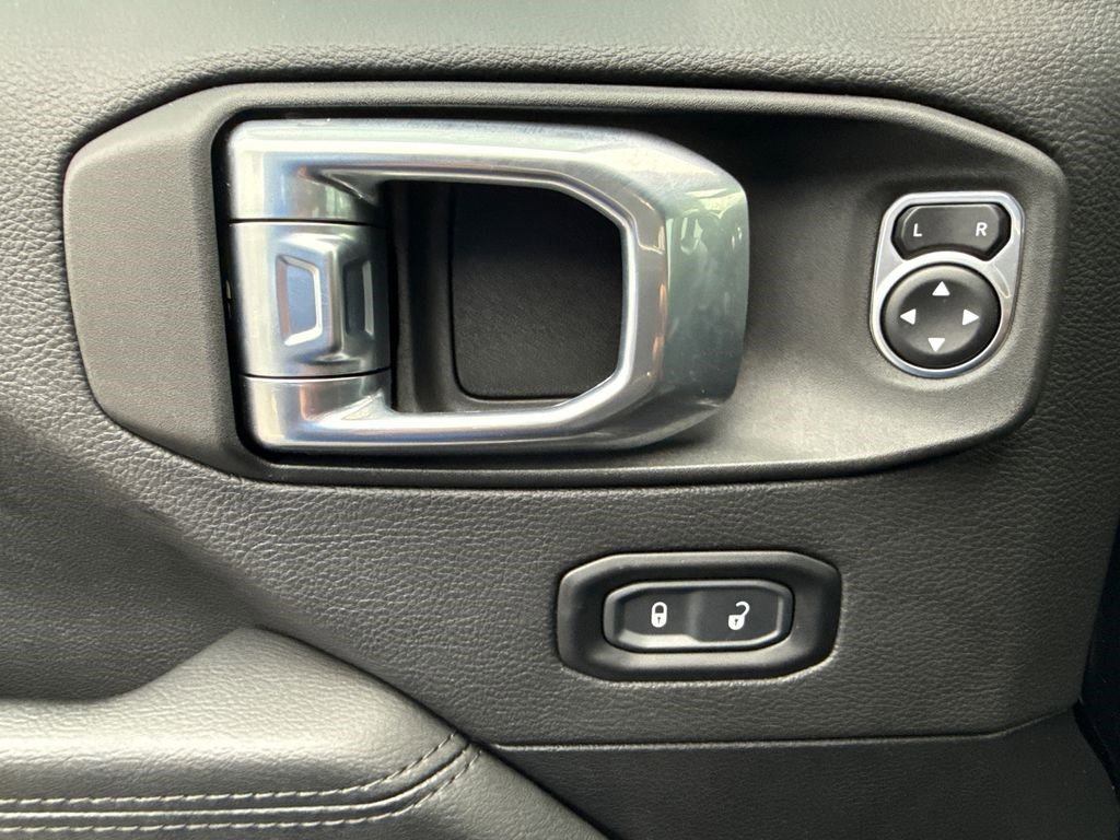 Used 2021 Jeep Wrangler Unlimited Sahara image 21