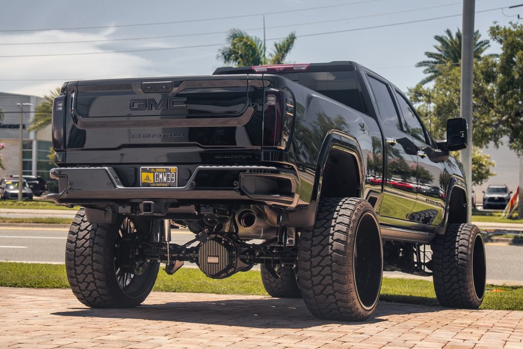 Used 2024 GMC Sierra 3500 Denali Ultimate AWD/4WD image 5