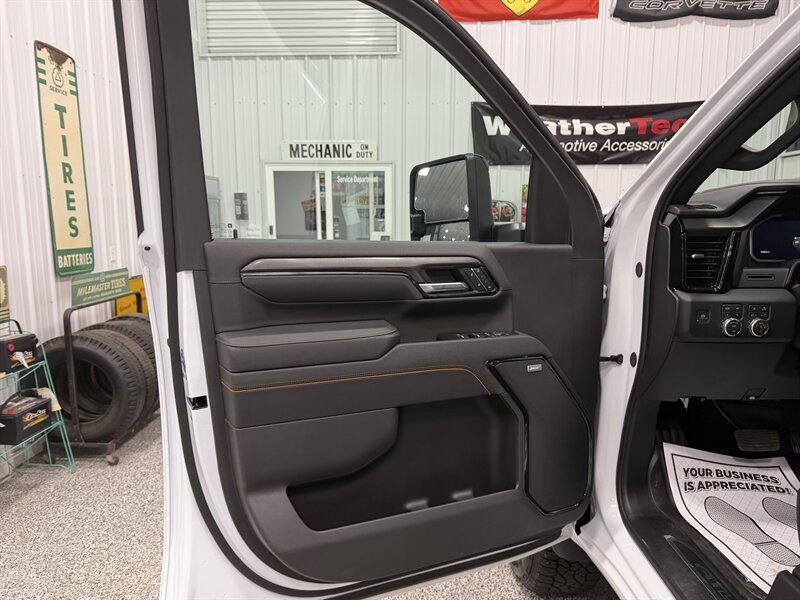 Used 2026 GMC Sierra 2500 AT4 AWD/4WD image 33