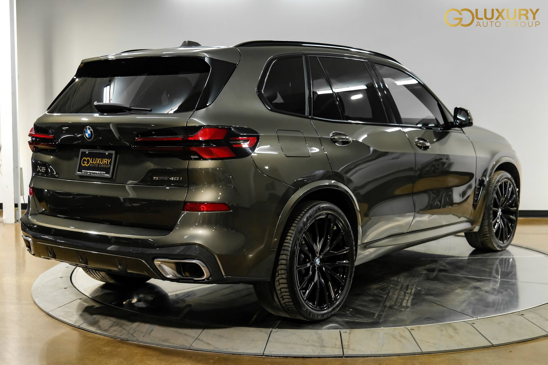 Used 2024 BMW X5 sDrive40i w/ M Sport Package RWD image 10