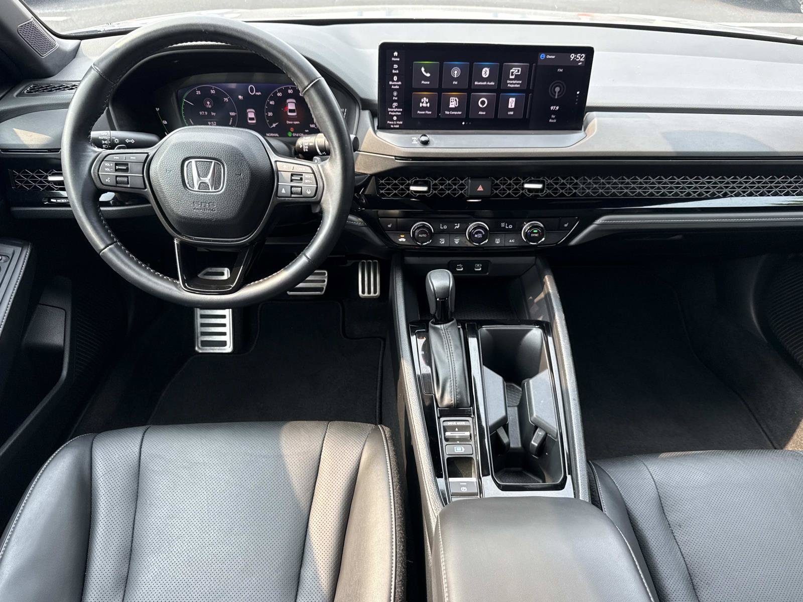 Used 2023 Honda Accord Sport image 2