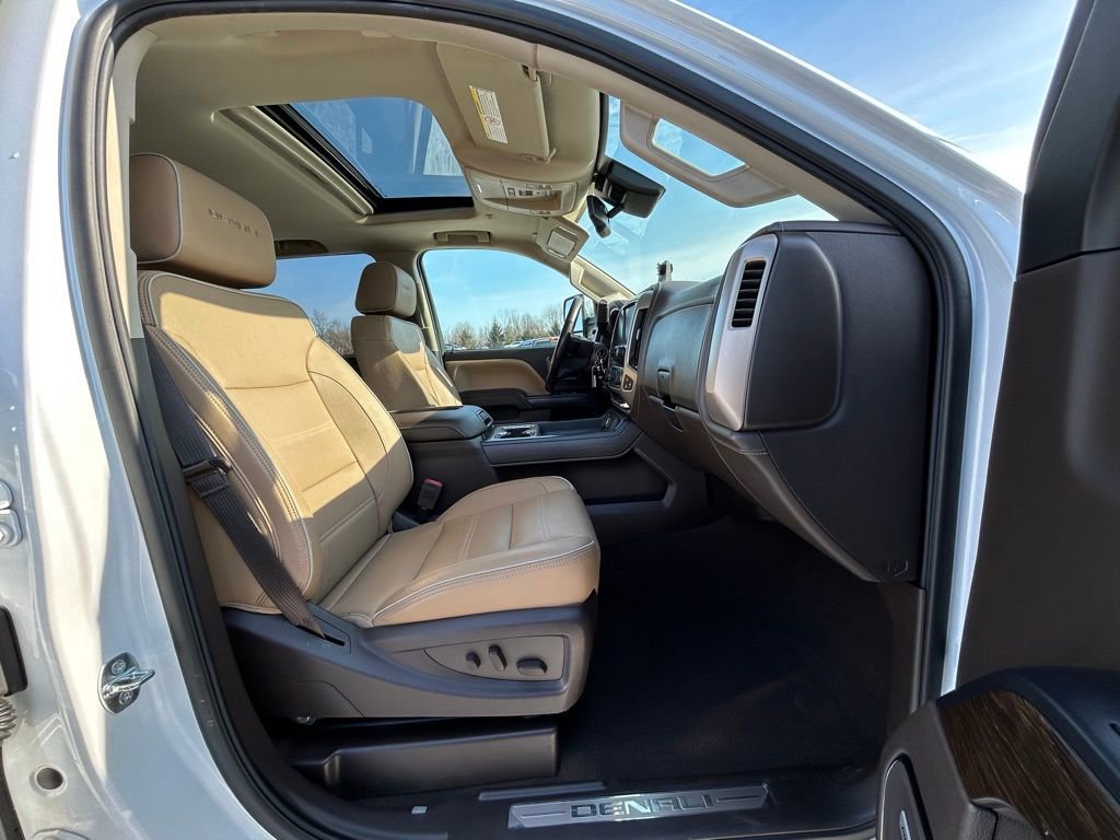 Used 2019 GMC Sierra 3500 Denali w/ Duramax Plus Package image 12