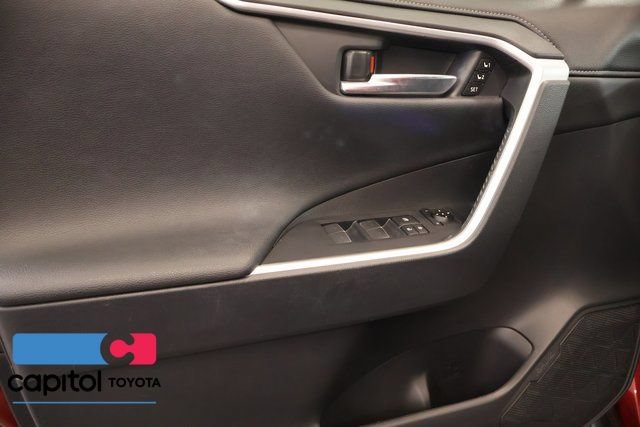 Used 2022 Toyota RAV4 Limited AWD/4WD image 9