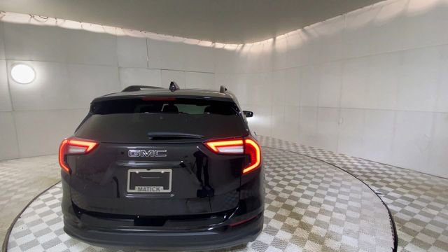 Used 2023 GMC Terrain SLE w/ Driver Convenience Package FWD image 2