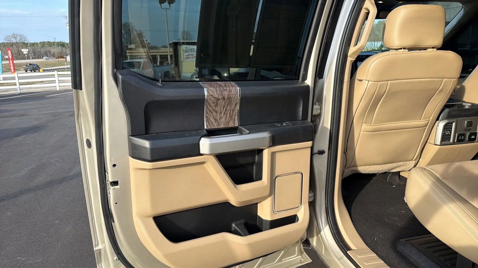 Used 2018 Ford F250 Lariat w/ Lariat Ultimate Package image 10