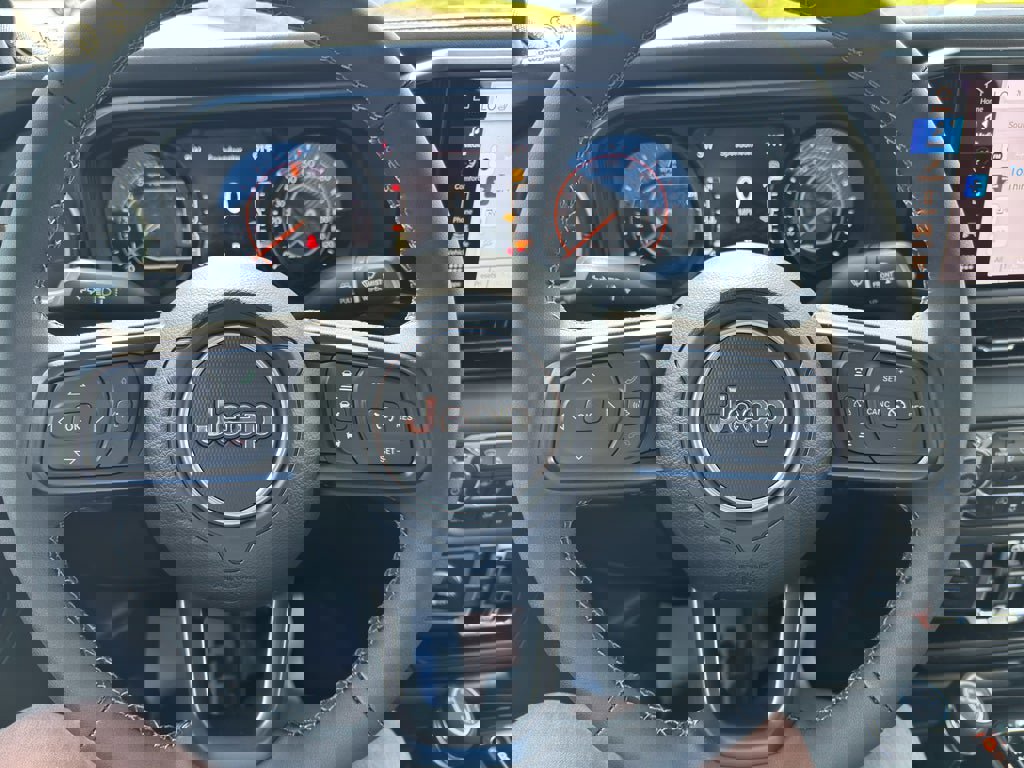 New 2025 Jeep Gladiator Sport image 12