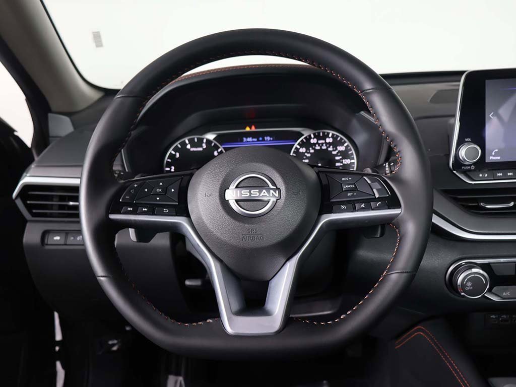 Used 2025 Nissan Altima 2.5 SR image 34