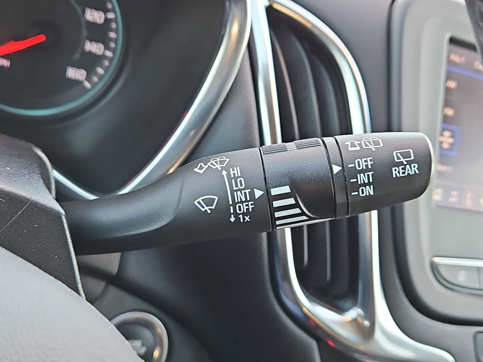 Used 2022 Chevrolet Equinox LT image 25