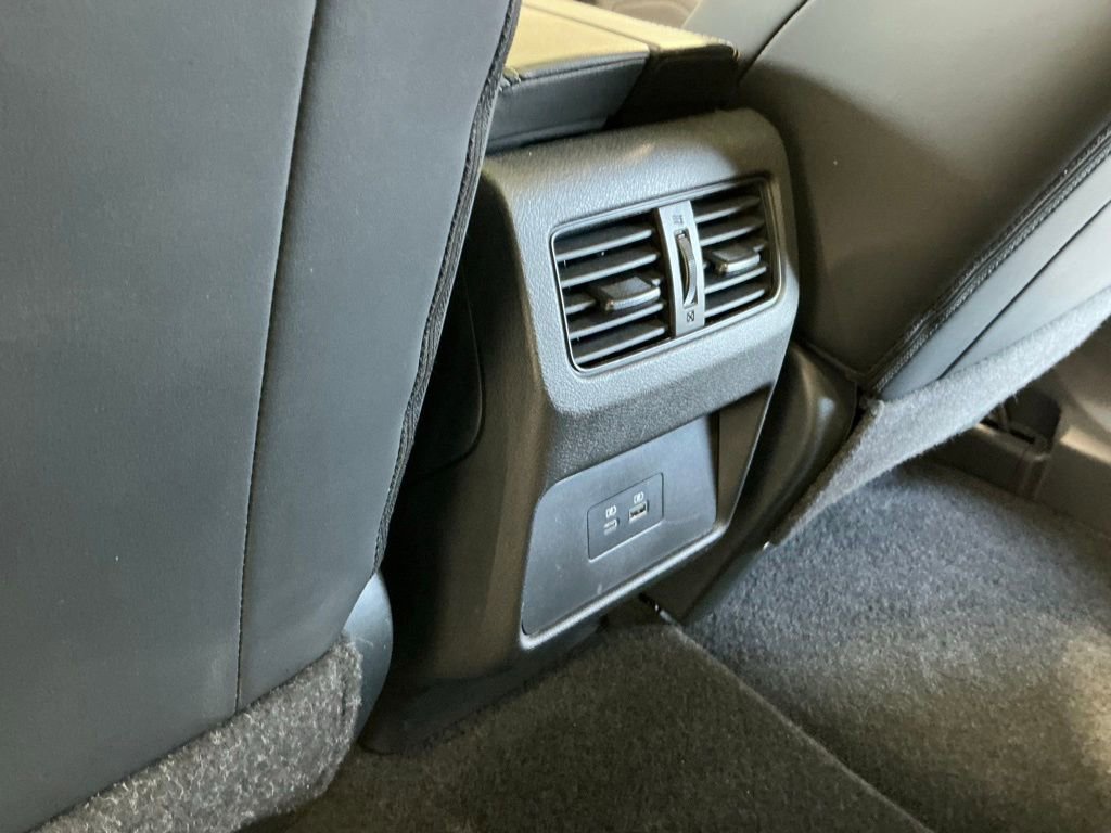 Used 2023 Nissan Rogue SV w/ SV Premium B Package FWD image 16