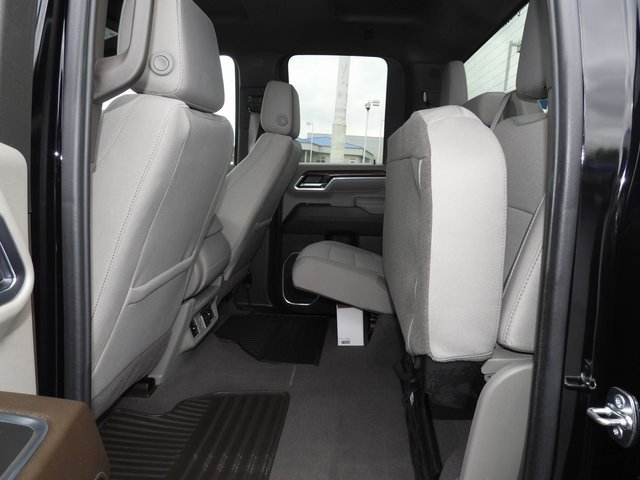 Used 2025 Chevrolet Silverado 2500 LT image 42