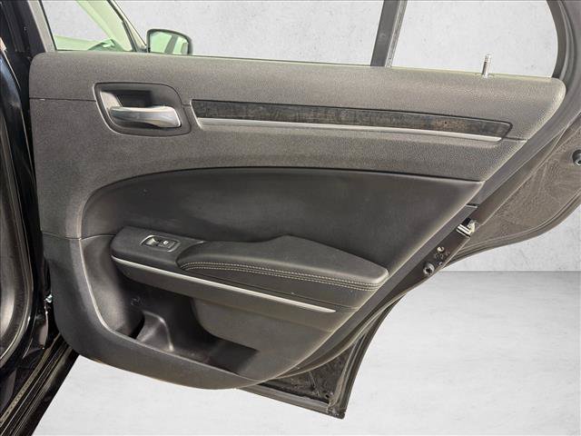 Used 2020 Chrysler 300 Limited RWD image 18