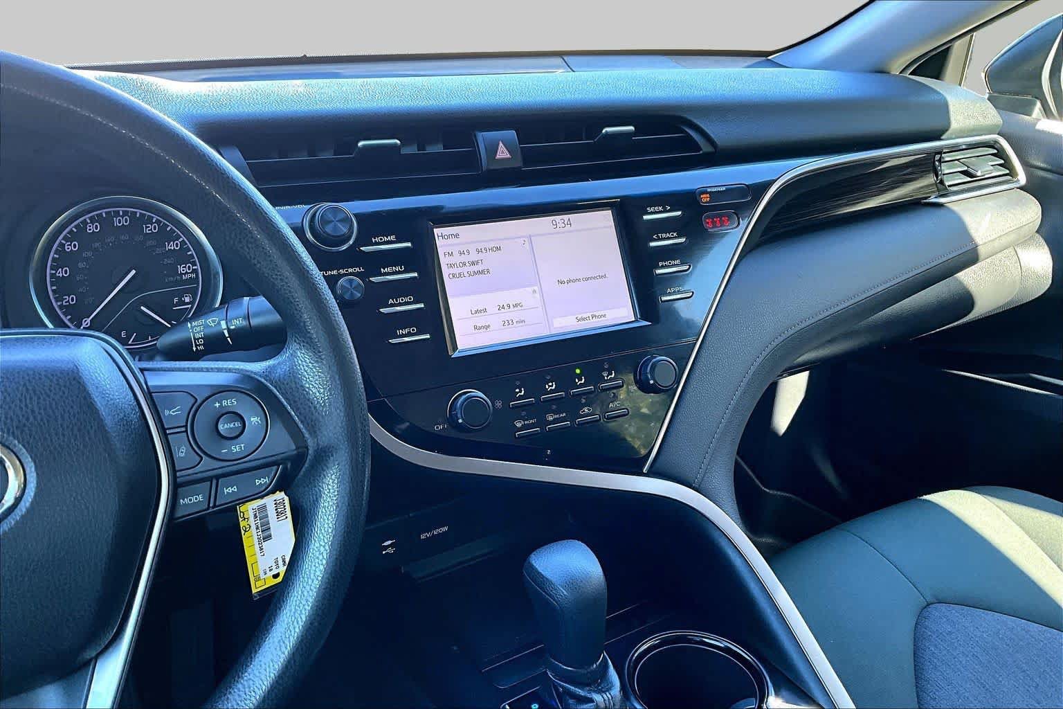 Used 2018 Toyota Camry LE FWD image 7