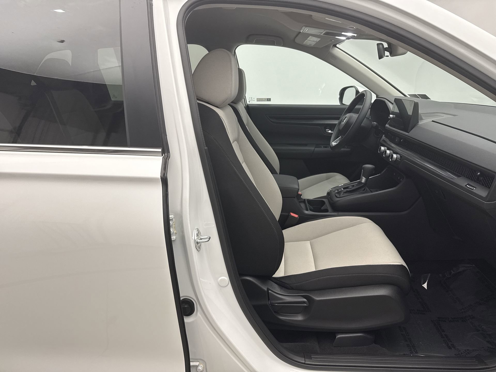 Used 2026 Honda CR-V LX image 17