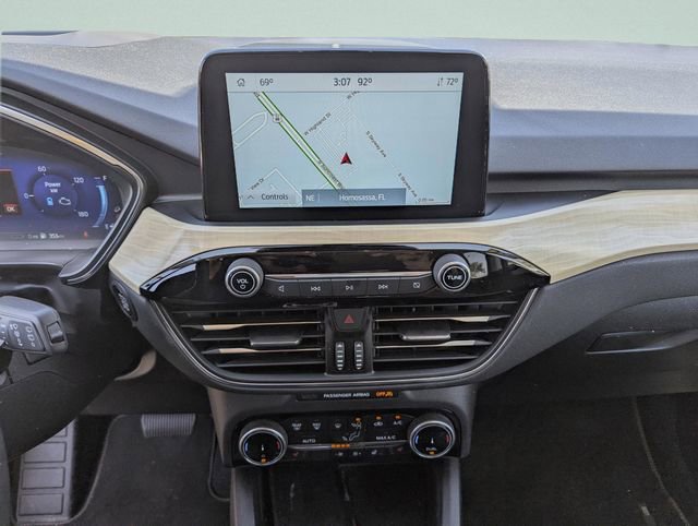 Used 2022 Ford Escape Titanium w/ Titanium Premium Package image 30