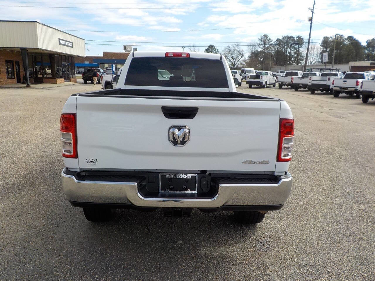 Used 2022 RAM 2500 Tradesman w/ Chrome Appearance Group image 4