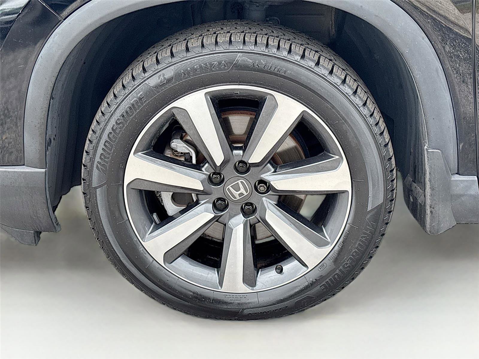 Certified 2025 Honda Pilot Touring image 38