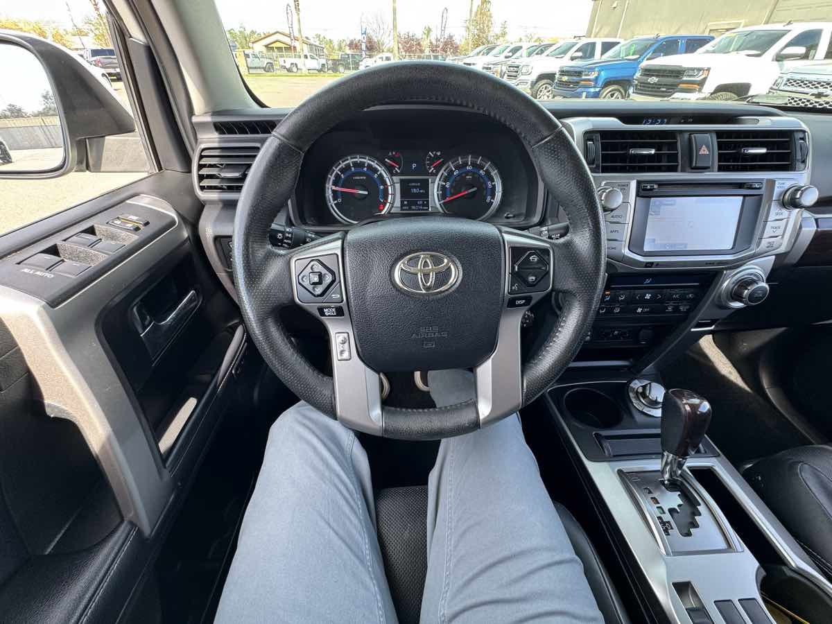 Used 2018 Toyota 4Runner Limited AWD/4WD image 32