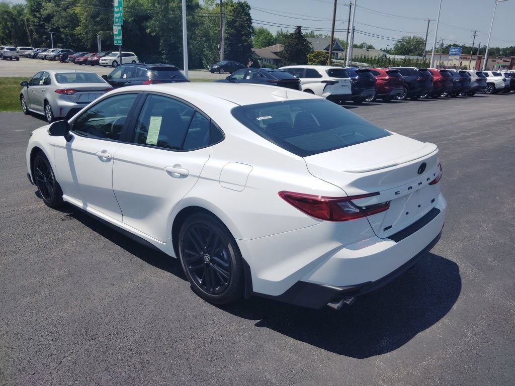 New 2026 Toyota Camry SE FWD image 3