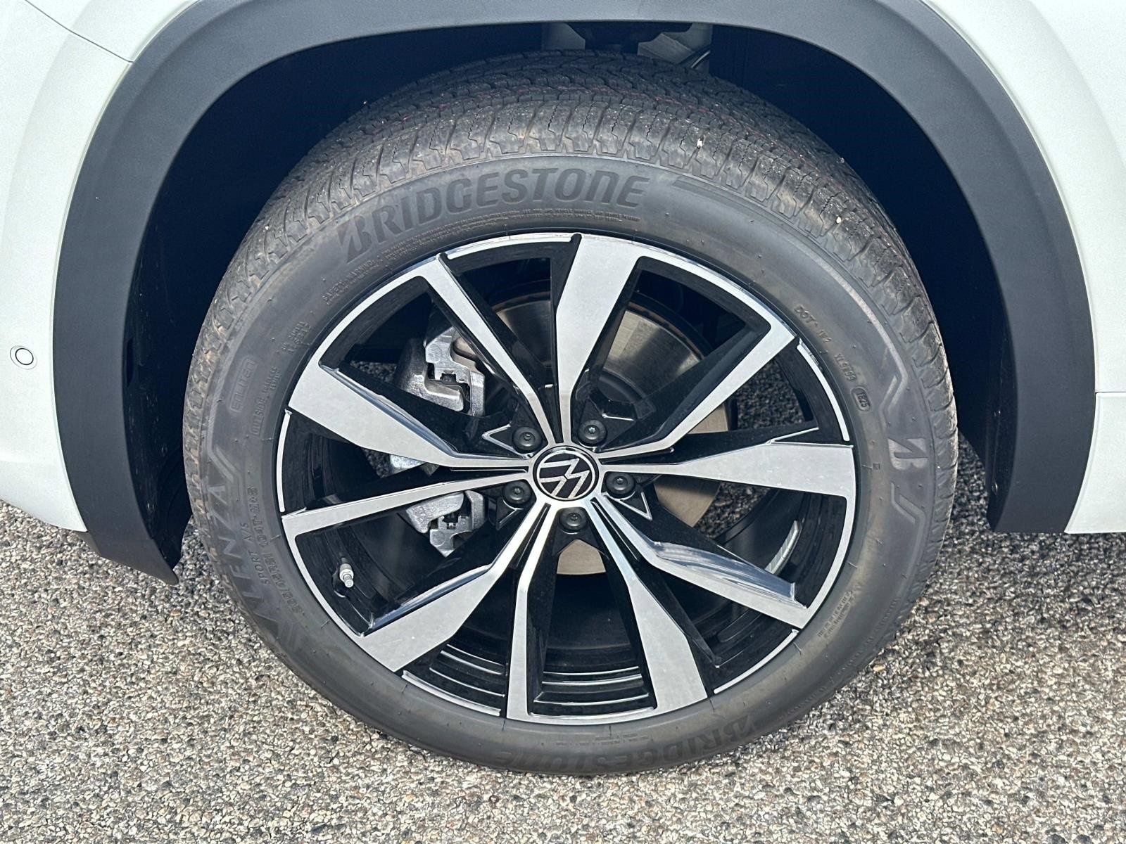 New 2026 Volkswagen Atlas Cross Sport SEL Premium R-Line image 19