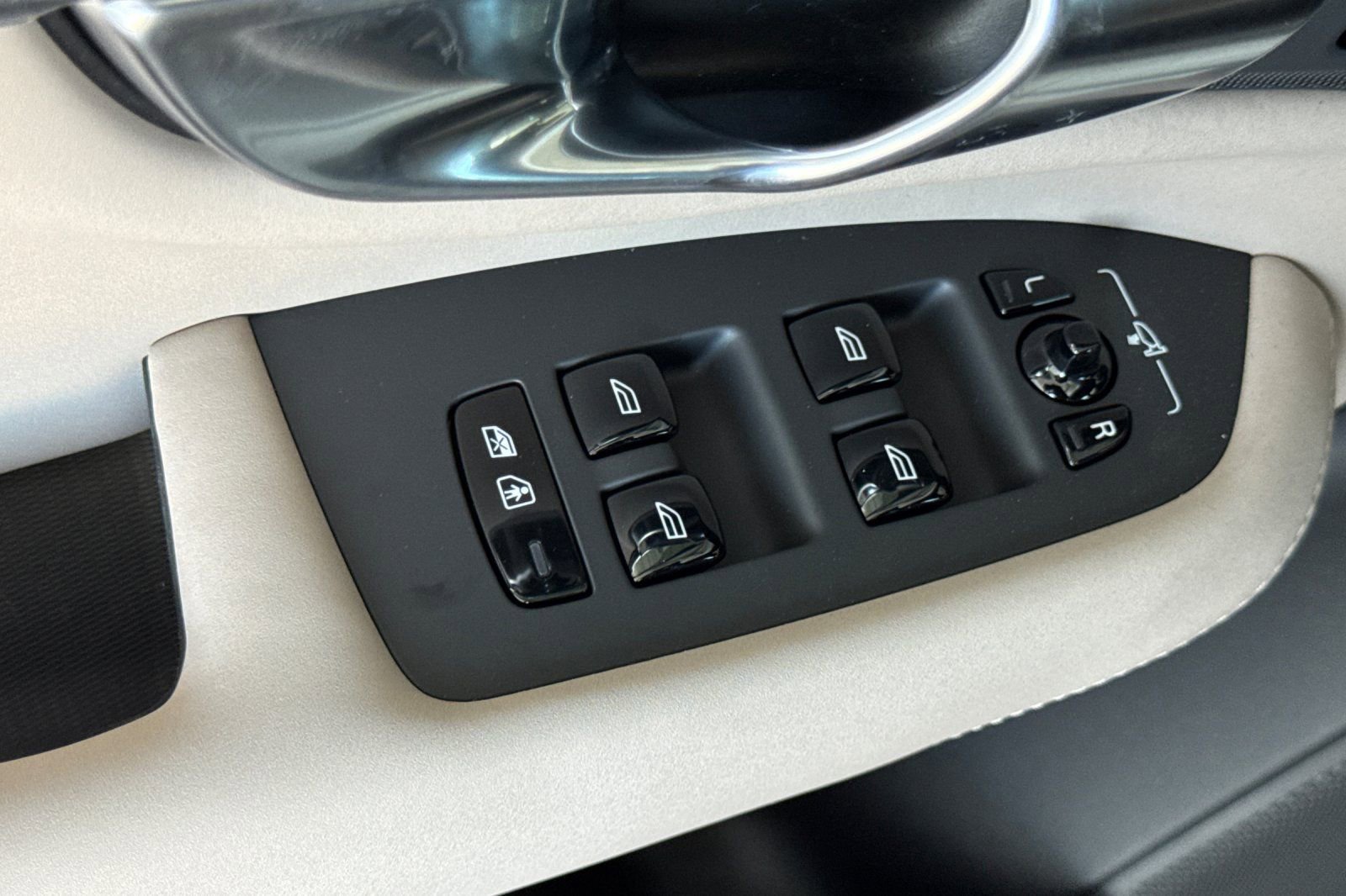 New 2026 Volvo XC90 T8 Ultra image 15