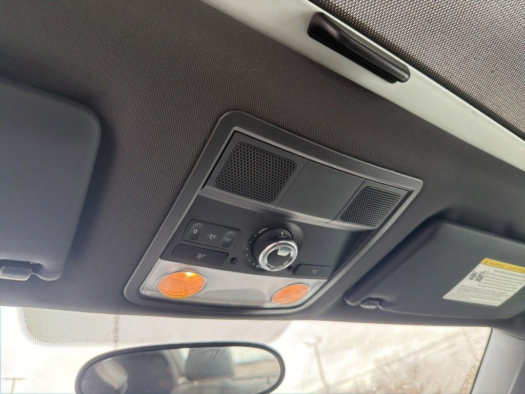 Used 2012 Volkswagen Beetle 2.5 image 12