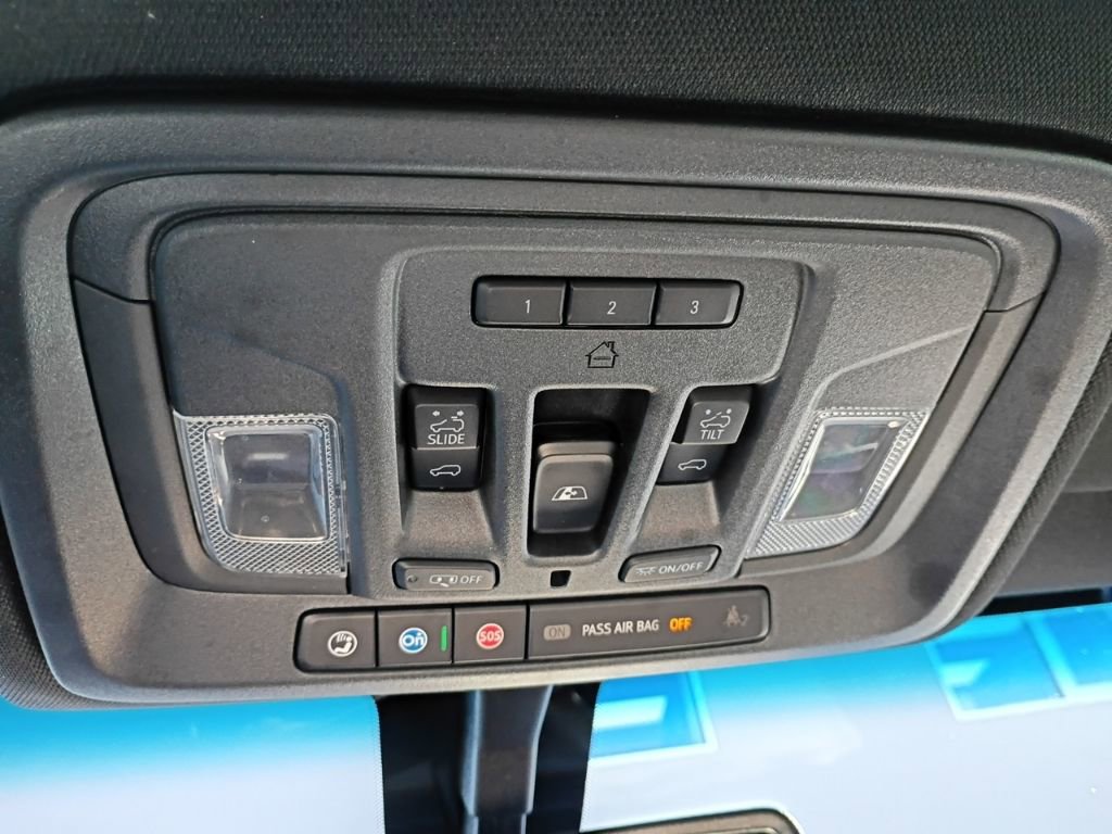 Used 2022 Chevrolet Silverado 3500 High Country AWD/4WD image 22